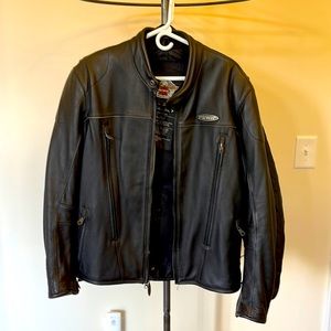 Authentic Harley Davidson leather motorcycle jacket with liner. Size Large